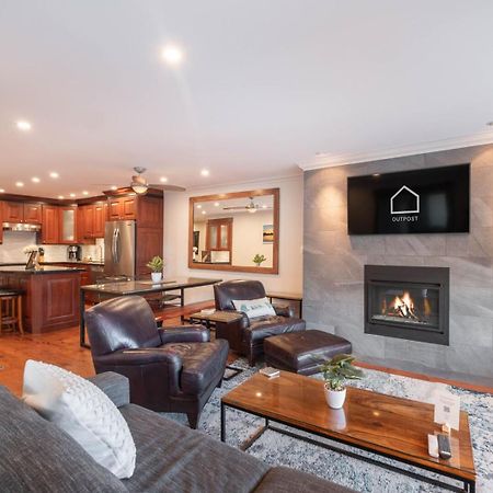 Greyhawk By Outpost Whistler Villa Exterior foto