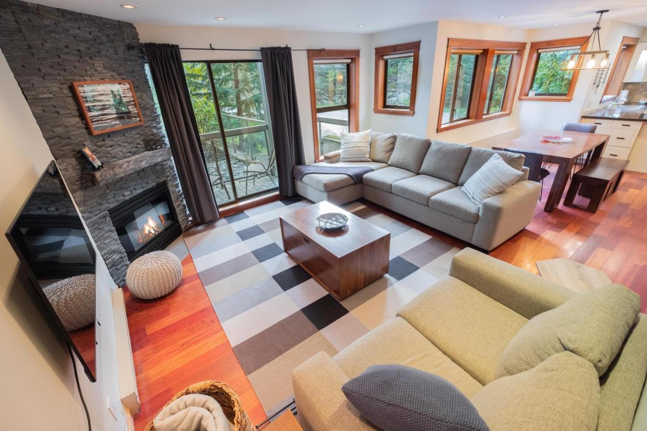 Greyhawk By Outpost Whistler Villa Exterior foto